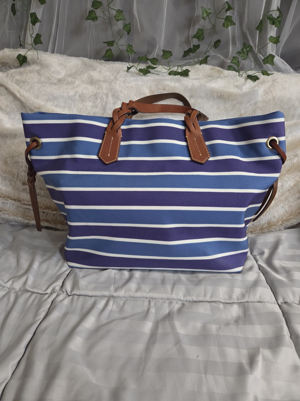 Dooney & Bourke Canvad Sullivan Shopper Tote Bag - Picture 5 of 14